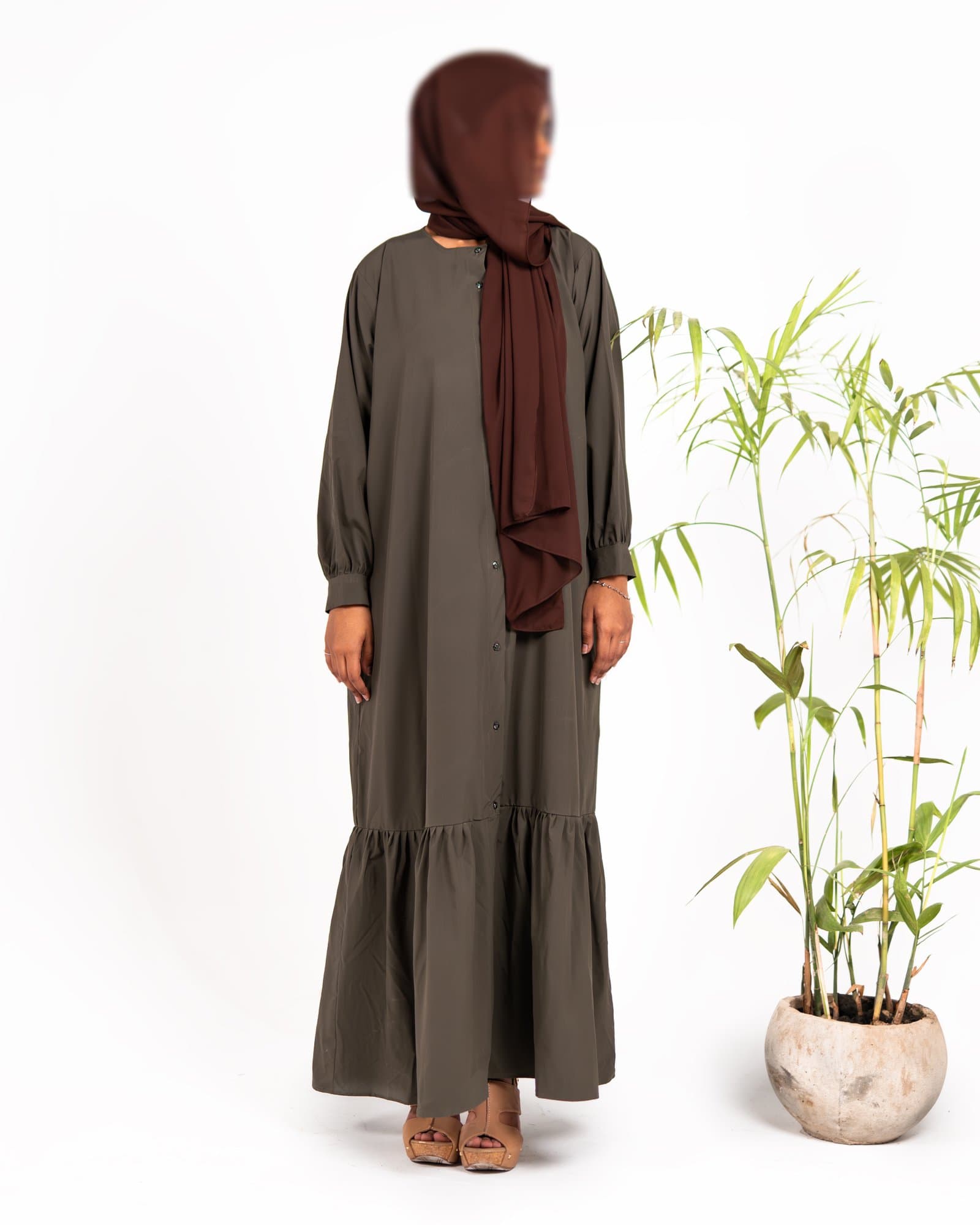 Saboora coral green frill-detail abaya